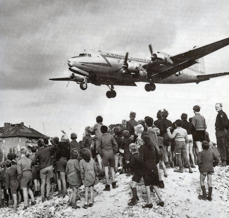 C-54_landing_at_Tempelhof